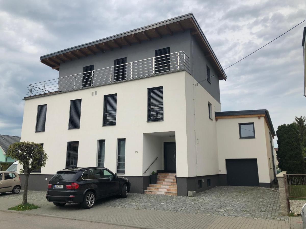Anico Apartmany Dolni Benesov Buitenkant foto